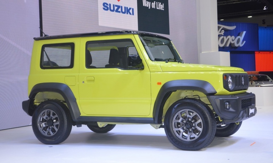Suzuki Jimny ra mắt tại Thái Lan, giá cao ngất ngưởng - 7 Suzuki Jimny ra mắt tại Thái Lan, giá cao ngất ngưởng - 7