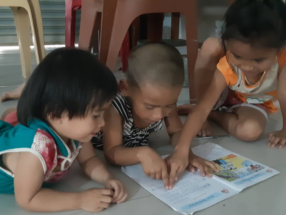 Bố mẹ ốm đau bệnh tật, 3 con thơ nheo nhóc đói khát - 4 Bố mẹ ốm đau bệnh tật, 3 con thơ nheo nhóc đói khát - 4