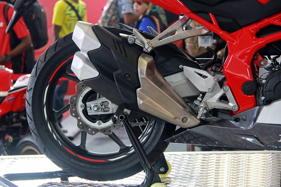 Honda CBR250RR 2.jpg Honda CBR250RR 2.jpg