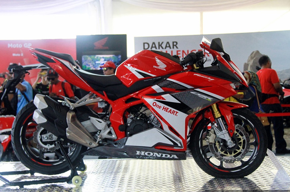 Honda CBR250RR 6.jpg Honda CBR250RR 6.jpg