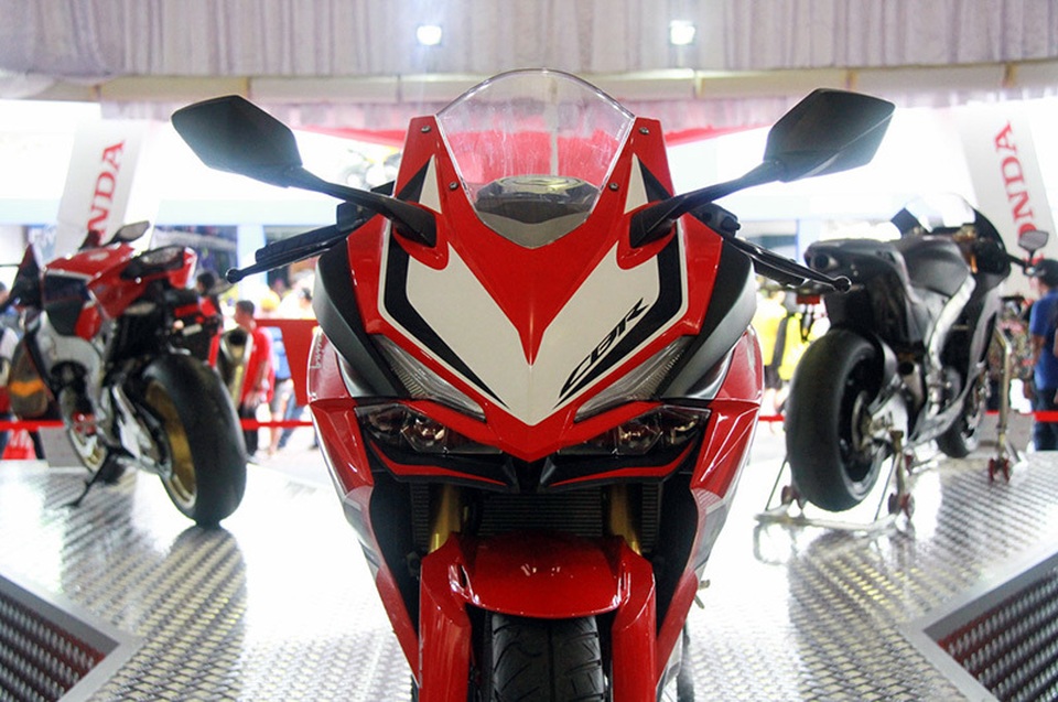 Honda CBR250RR 7.jpg Honda CBR250RR 7.jpg