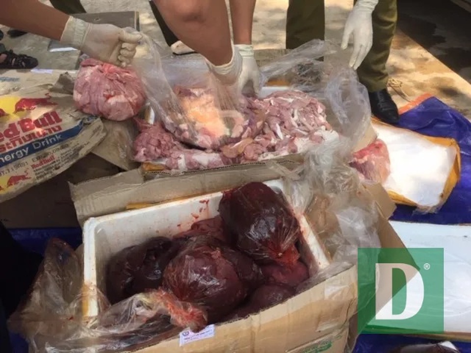 Bắt gần 3 tạ nội tạng không rõ nguồn gốc đang trên đường đi tiêu thụ - 2 Bắt gần 3 tạ nội tạng không rõ nguồn gốc đang trên đường đi tiêu thụ - 2