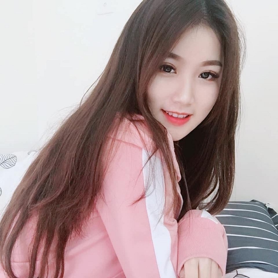 Nữ cổ động viên lên sóng vài giây trận Việt Nam - Thái Lan bỗng nổi tiếng - 2 Nữ cổ động viên lên sóng vài giây trận Việt Nam - Thái Lan bỗng nổi tiếng - 2