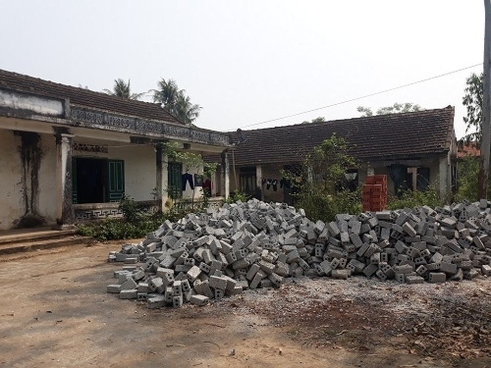 Nghệ An: Doanh nghiệp thuê đất rồi bỏ hoang, chính quyền thiếu đất xây phòng học - 2 Nghệ An: Doanh nghiệp thuê đất rồi bỏ hoang, chính quyền thiếu đất xây phòng học - 2