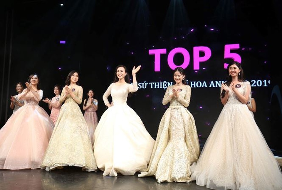 Trần Diệu Anh trở thành Đại sứ thứ nhất - Đại sứ thiện chí Hoa Anh Đào 2019 - 11 Trần Diệu Anh trở thành Đại sứ thứ nhất - Đại sứ thiện chí Hoa Anh Đào 2019 - 11