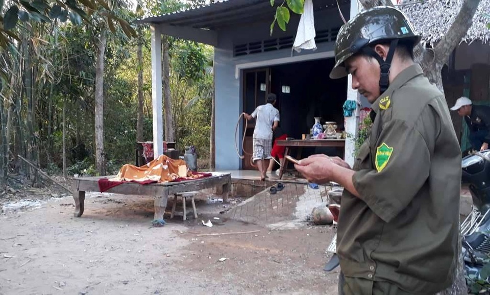 Điều tra nguyên nhân người đàn ông chết cháy tại nhà riêng - 1 Điều tra nguyên nhân người đàn ông chết cháy tại nhà riêng - 1