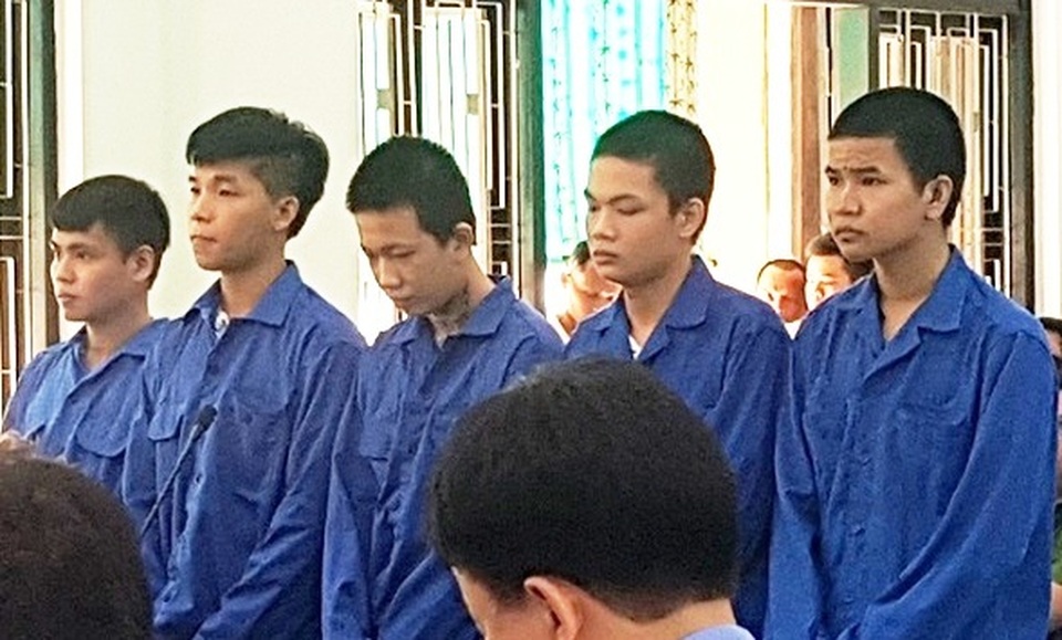 Nhóm thanh niên đâm chết người ở quán nhậu vỉa hè lúc rạng sáng lãnh án - 2