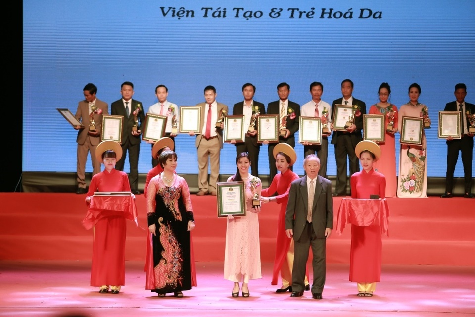 An toàn và hiệu quả hơn trong trẻ hoá bằng sợi hữu cơ - 3 An toàn và hiệu quả hơn trong trẻ hoá bằng sợi hữu cơ - 3