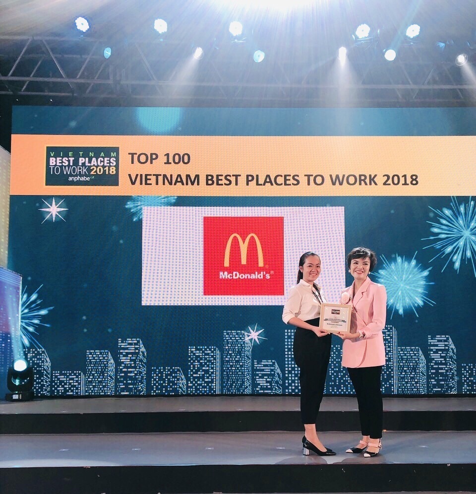 McDonald’s 4 năm liên tiếp nằm trong “Top 100 nơi làm việc tốt nhất Việt Nam” - 1 McDonald’s 4 năm liên tiếp nằm trong “Top 100 nơi làm việc tốt nhất Việt Nam” - 1