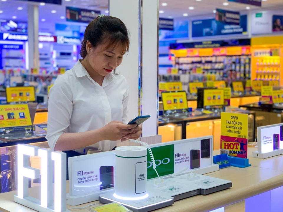 Người dùng háo hức trải nghiệm F11 Pro trước ngày ra mắt - 4