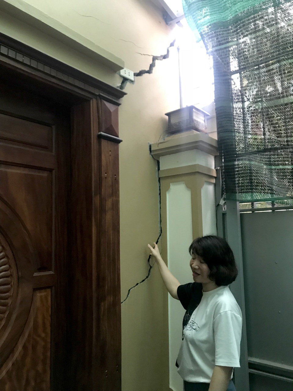 Hà Nội: Hãi hùng 80 căn hộ trong khu đô thị bị sụt lún, nứt toác - 7 Hà Nội: Hãi hùng 80 căn hộ trong khu đô thị bị sụt lún, nứt toác - 7