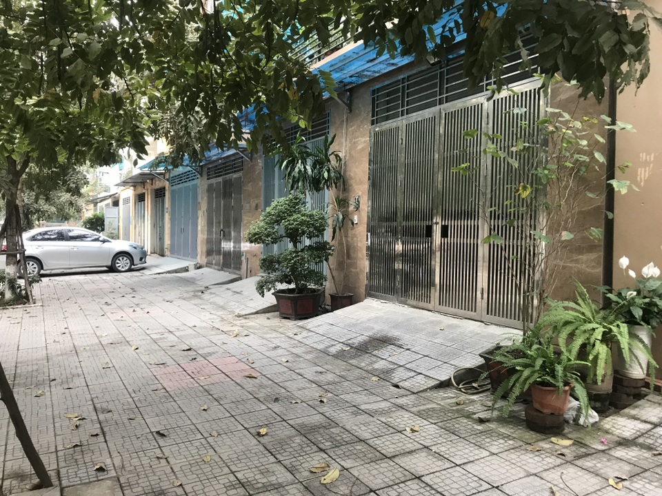 Hà Nội: Hãi hùng 80 căn hộ trong khu đô thị bị sụt lún, nứt toác - 4 Hà Nội: Hãi hùng 80 căn hộ trong khu đô thị bị sụt lún, nứt toác - 4