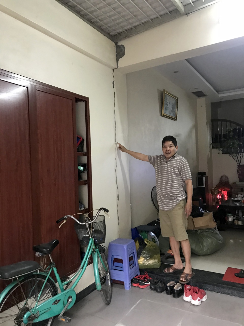 Hà Nội: Hãi hùng 80 căn hộ trong khu đô thị bị sụt lún, nứt toác - 11 Hà Nội: Hãi hùng 80 căn hộ trong khu đô thị bị sụt lún, nứt toác - 11