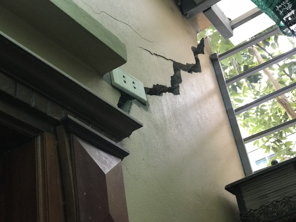 Hà Nội: Hãi hùng 80 căn hộ trong khu đô thị bị sụt lún, nứt toác - 12 Hà Nội: Hãi hùng 80 căn hộ trong khu đô thị bị sụt lún, nứt toác - 12