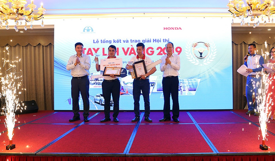 Trao giải hội thi “Tay lái vàng 2019” - 3 Trao giải hội thi “Tay lái vàng 2019” - 3