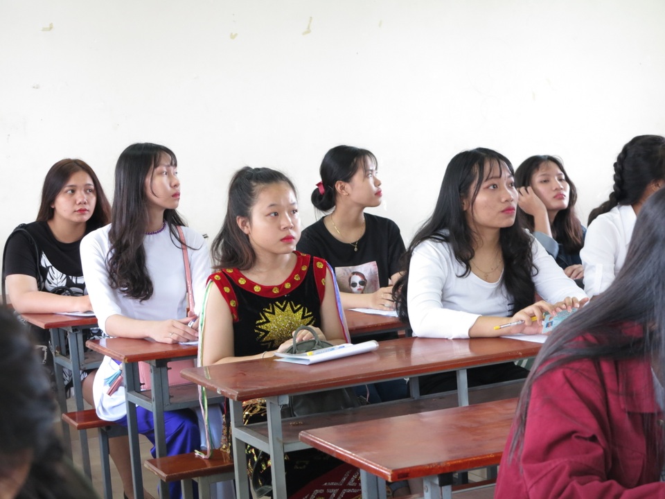 Trường ĐH Sài Gòn không tuyển thí sinh nói ngọng, nói lắp vào ngành Sư phạm - 1 Trường ĐH Sài Gòn không tuyển thí sinh nói ngọng, nói lắp vào ngành Sư phạm - 1