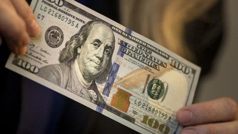 Quấn 80.000 USD quanh người, nữ hành khách Đài Loan bị hải quan tạm giữ tiền - 2 Quấn 80.000 USD quanh người, nữ hành khách Đài Loan bị hải quan tạm giữ tiền - 2