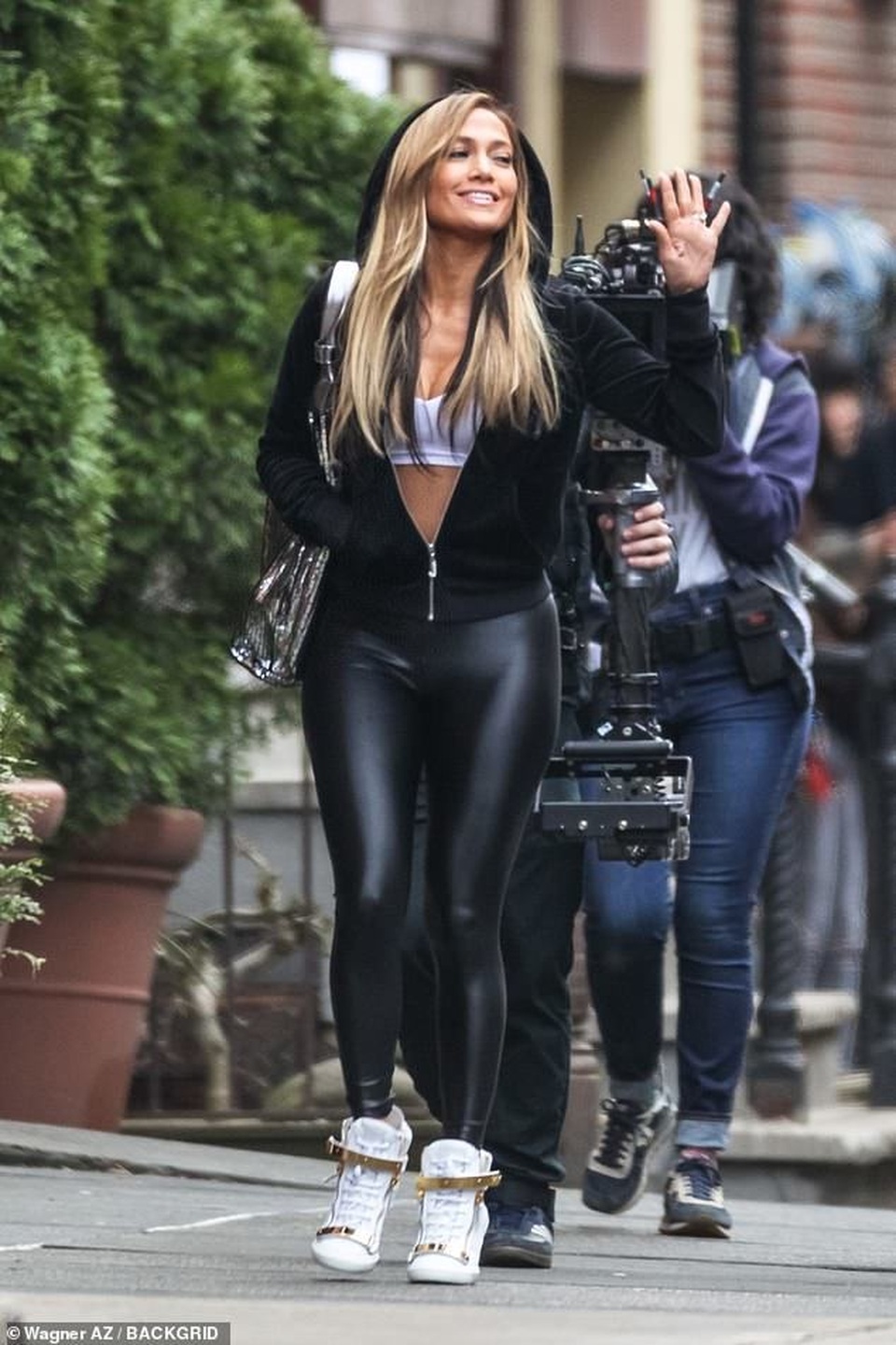 Jennifer Lopez bốc lửa tại trường quay - 2 Jennifer Lopez bốc lửa tại trường quay - 2