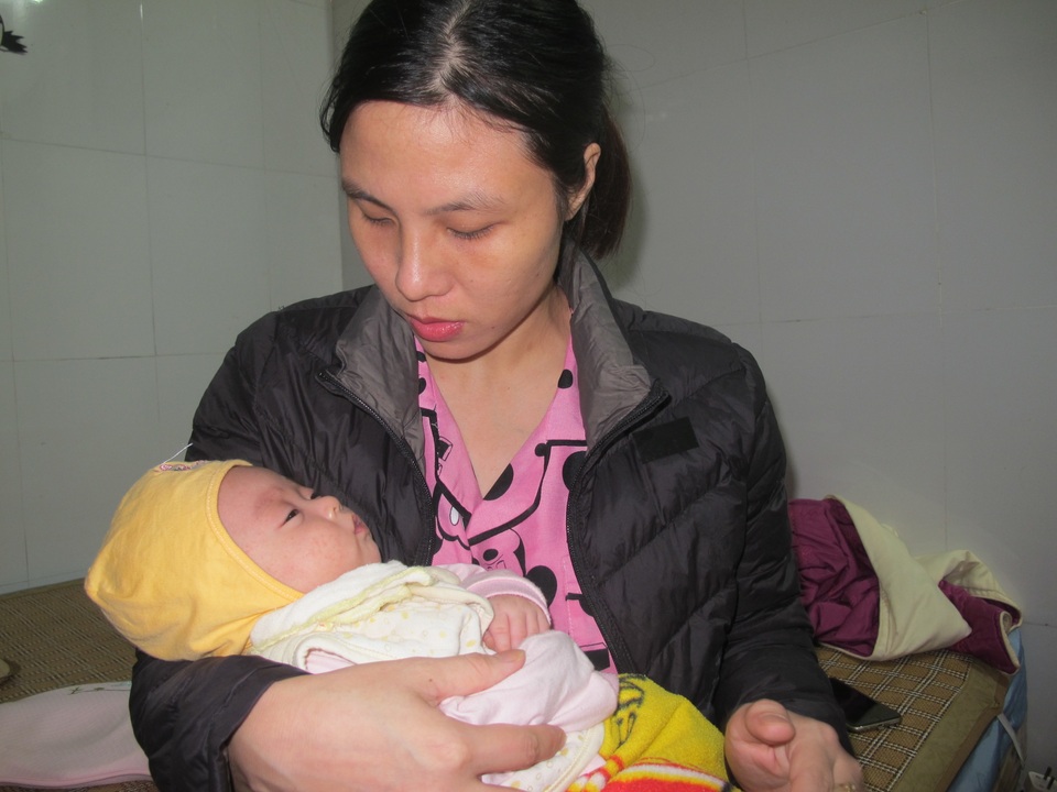 Chồng chết vì tai nạn giao thông, vợ và 3 con thơ dại lâm cảnh đường cùng - 2 Chồng chết vì tai nạn giao thông, vợ và 3 con thơ dại lâm cảnh đường cùng - 2