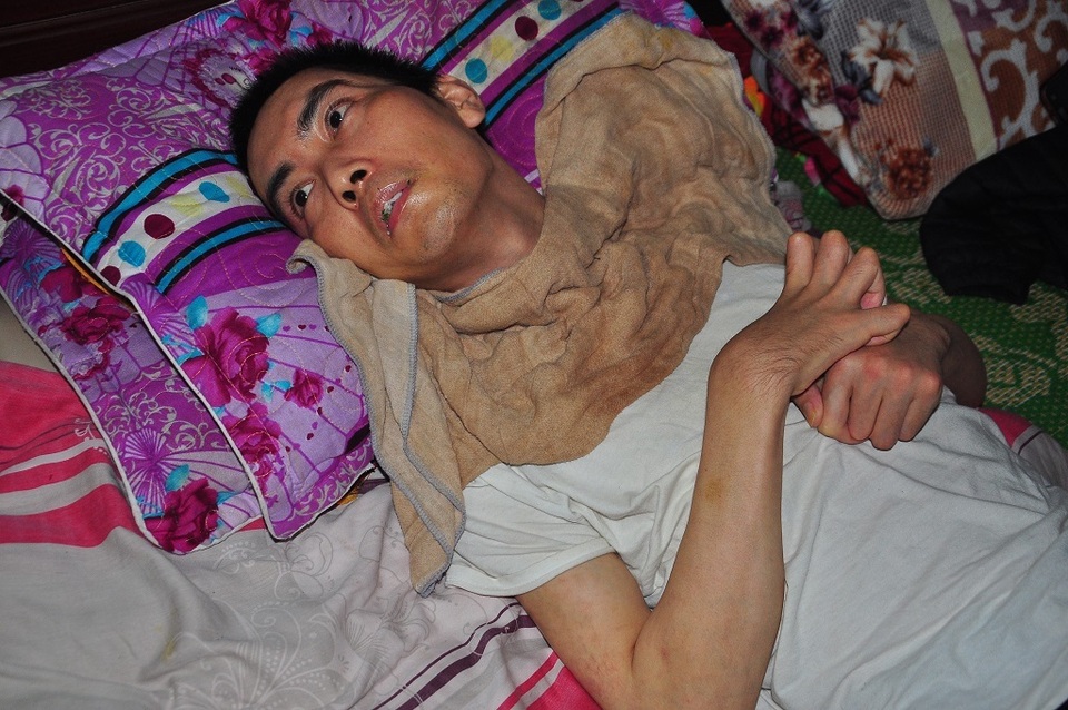 Bị xe gây tai nạn và bỏ trốn, người đàn ông sống cảnh thực vật - 1 Bị xe gây tai nạn và bỏ trốn, người đàn ông sống cảnh thực vật - 1