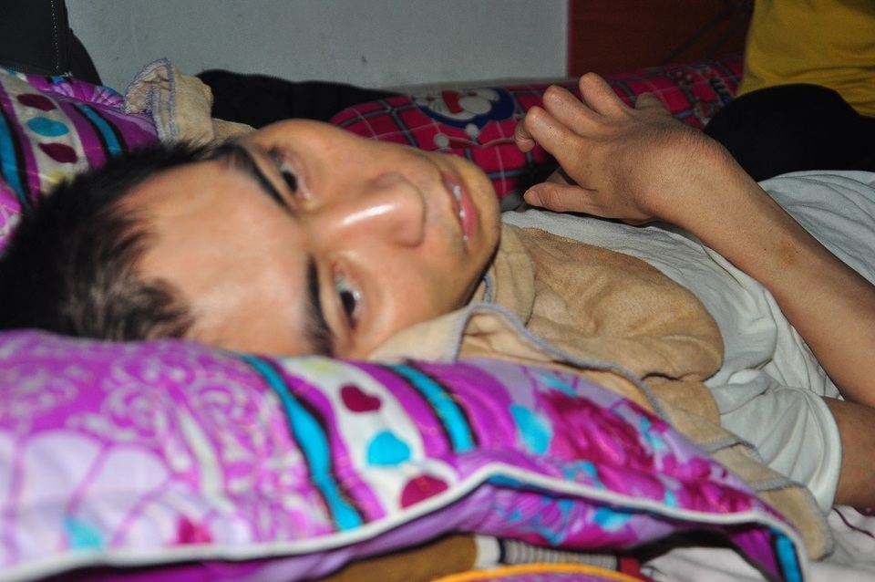 Bị xe gây tai nạn và bỏ trốn, người đàn ông sống cảnh thực vật - 3 Bị xe gây tai nạn và bỏ trốn, người đàn ông sống cảnh thực vật - 3