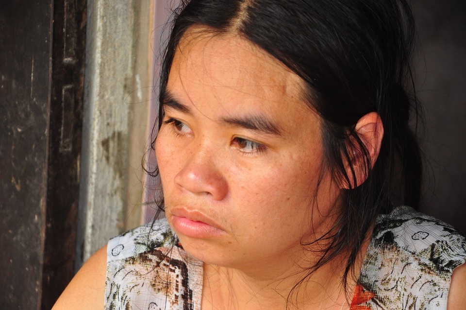 Cuộc sống khốn khổ trong đói rách của hai đứa trẻ không cha, mẹ bị tâm thần - 1 Cuộc sống khốn khổ trong đói rách của hai đứa trẻ không cha, mẹ bị tâm thần - 1