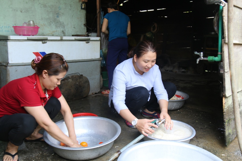 Cô giáo vùng cao xin cơm, xây nhà bán trú cho học trò nghèo - 1 Cô giáo vùng cao xin cơm, xây nhà bán trú cho học trò nghèo - 1