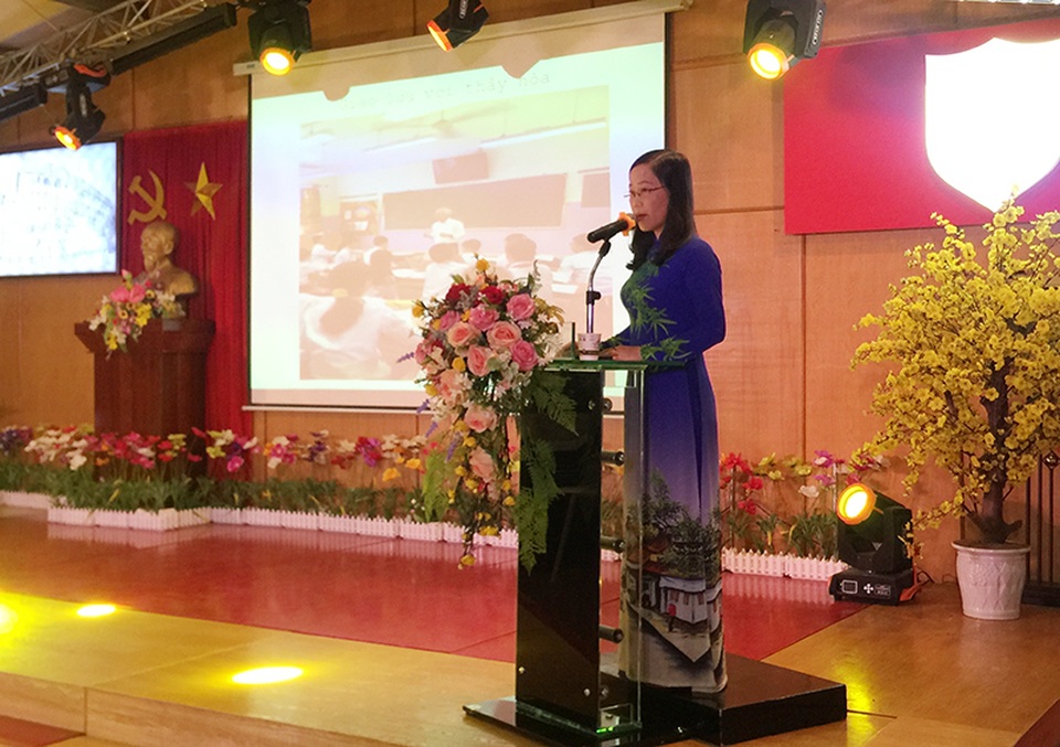 Bản lĩnh của cô giáo chủ nhiệm khi trò ăn vạ, doạ tự tử - 2 Bản lĩnh của cô giáo chủ nhiệm khi trò ăn vạ, doạ tự tử - 2