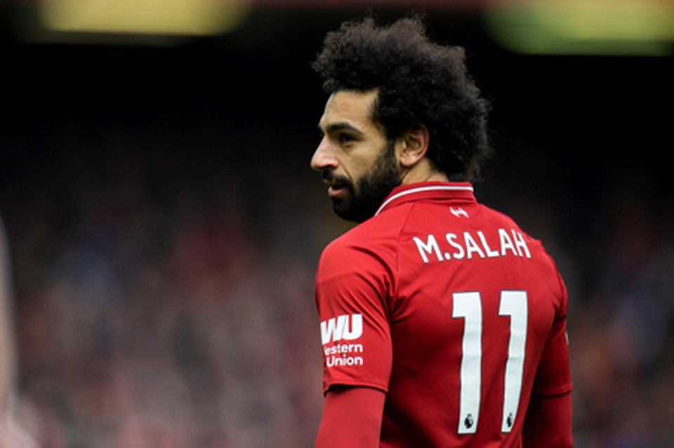 Mohamed Salah bị mẹ “dạy bảo” vì lộ ảnh ôm ấp fan nữ - 3 Mohamed Salah bị mẹ “dạy bảo” vì lộ ảnh ôm ấp fan nữ - 3