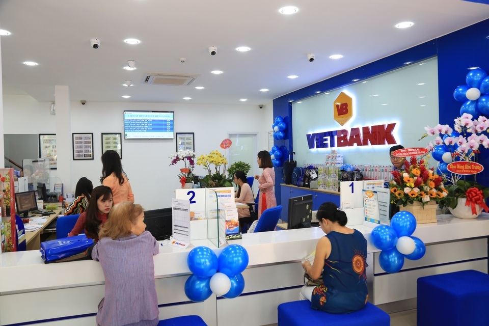 Vietbank Chi nhánh Bắc Sài Gòn tưng bừng khai trương, ngập tràn quà tặng - 3 Vietbank Chi nhánh Bắc Sài Gòn tưng bừng khai trương, ngập tràn quà tặng - 3