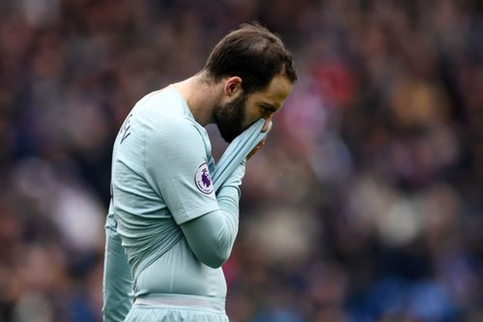 Cardiff 1-2 Chelsea: Thắng trận nhờ “bàn thắng ma” - 2 Cardiff 1-2 Chelsea: Thắng trận nhờ “bàn thắng ma” - 2