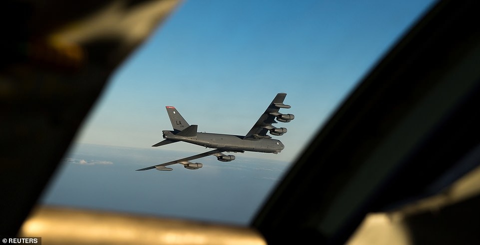 Máy bay ném bom B-52 của Mỹ sải cánh trên bầu trời châu Âu - 9 Máy bay ném bom B-52 của Mỹ sải cánh trên bầu trời châu Âu - 9