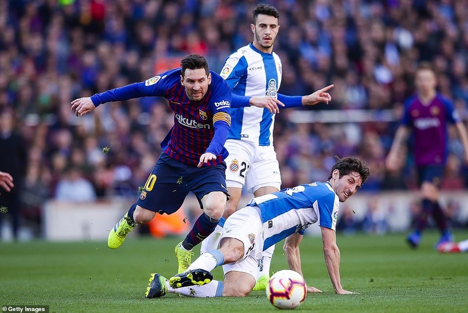 11659668-6868167-Lionel_Messi_was_unable_to_weave_any_of_his_characteristic_magic-a-68_1553967429046.jpg 11659668-6868167-Lionel_Messi_was_unable_to_weave_any_of_his_characteristic_magic-a-68_1553967429046.jpg