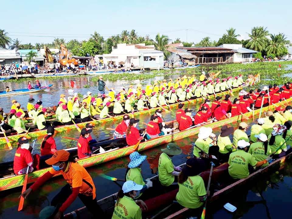 Sôi nổi đua ghe Ngo đón Tết cổ truyền Chôl-Chnăm-Thmây - 1 Sôi nổi đua ghe Ngo đón Tết cổ truyền Chôl-Chnăm-Thmây - 1