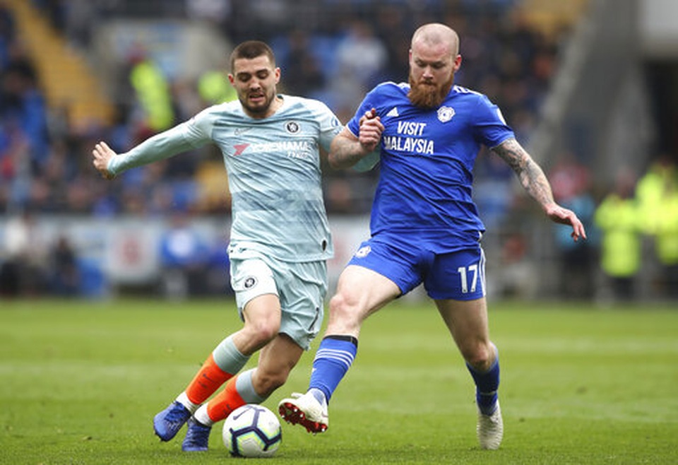 Cardiff 1-2 Chelsea: Thắng trận nhờ “bàn thắng ma” - 6 Cardiff 1-2 Chelsea: Thắng trận nhờ “bàn thắng ma” - 6