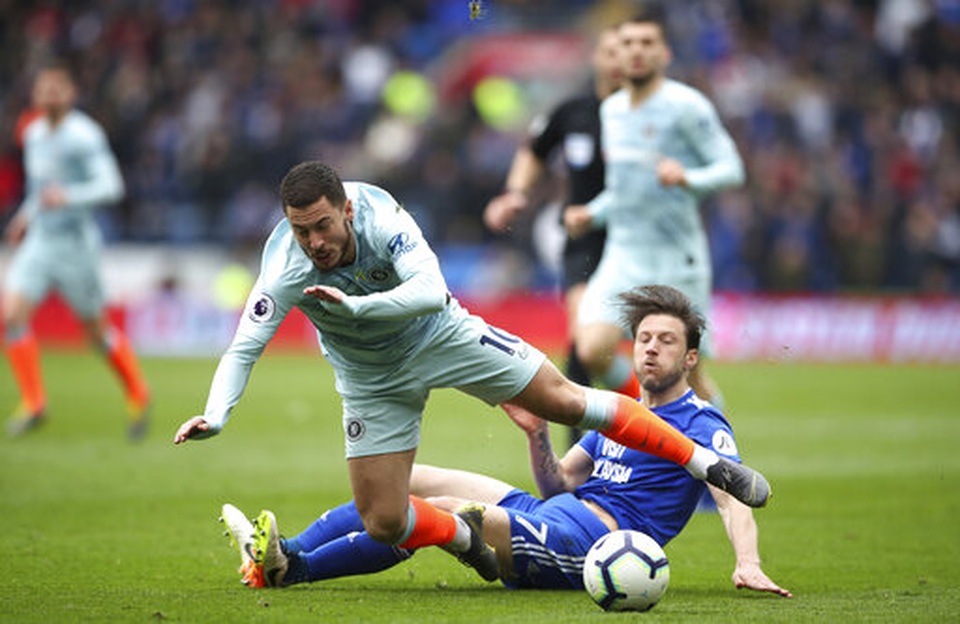 Cardiff 1-2 Chelsea: Thắng trận nhờ “bàn thắng ma” - 3 Cardiff 1-2 Chelsea: Thắng trận nhờ “bàn thắng ma” - 3