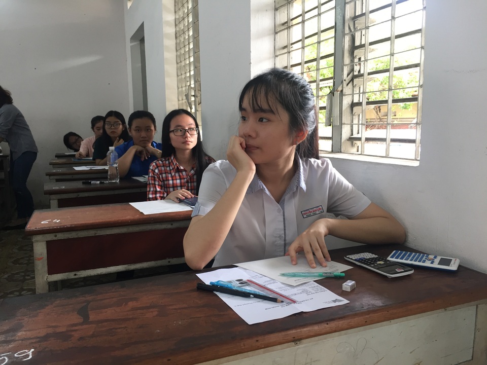 hồi hộp chờ thi.JPG hồi hộp chờ thi.JPG