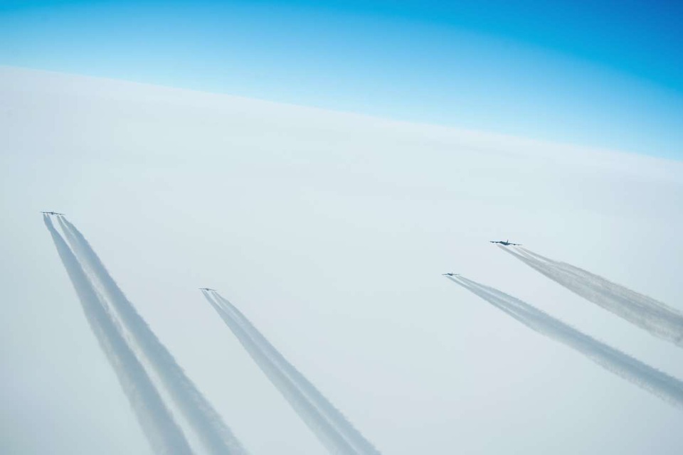 Máy bay ném bom B-52 của Mỹ sải cánh trên bầu trời châu Âu - 4 Máy bay ném bom B-52 của Mỹ sải cánh trên bầu trời châu Âu - 4