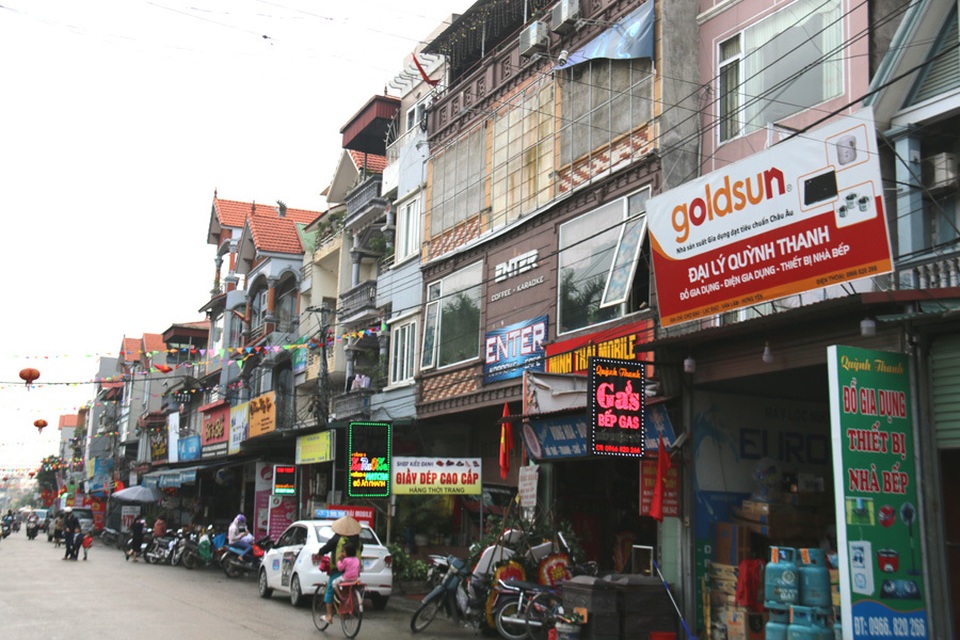 Ngôi làng đặc biệt: Nửa đêm rầm rập làm cơm 'rải' khắp Hà Nội - 1 Ngôi làng đặc biệt: Nửa đêm rầm rập làm cơm 'rải' khắp Hà Nội