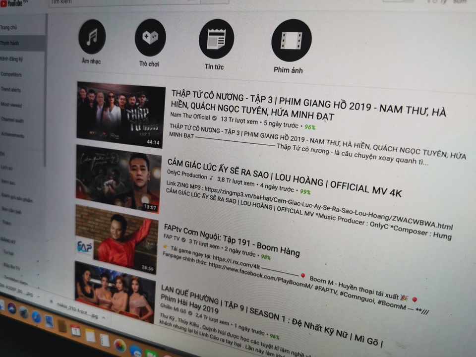 Youtube “làm ngơ” với những video đầy ngông cuồng để kiếm tiền? - 1 Youtube “làm ngơ” với những video đầy ngông cuồng để kiếm tiền? - 1