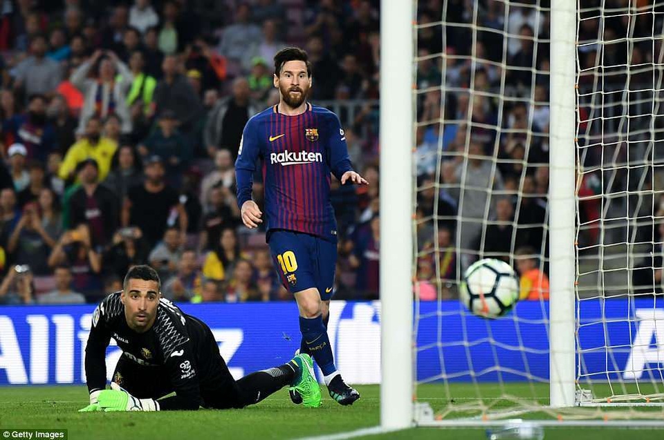 Barcelona tiến bước ngôi Vương sau chuyến hành quân đến El Madrigal? - 3 Barcelona tiến bước ngôi Vương sau chuyến hành quân đến El Madrigal? - 3