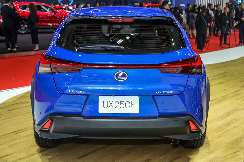 Lexus UX ra mắt tại Thái Lan, giá từ 78.500 USD - 5 Lexus UX ra mắt tại Thái Lan, giá từ 78.500 USD - 5