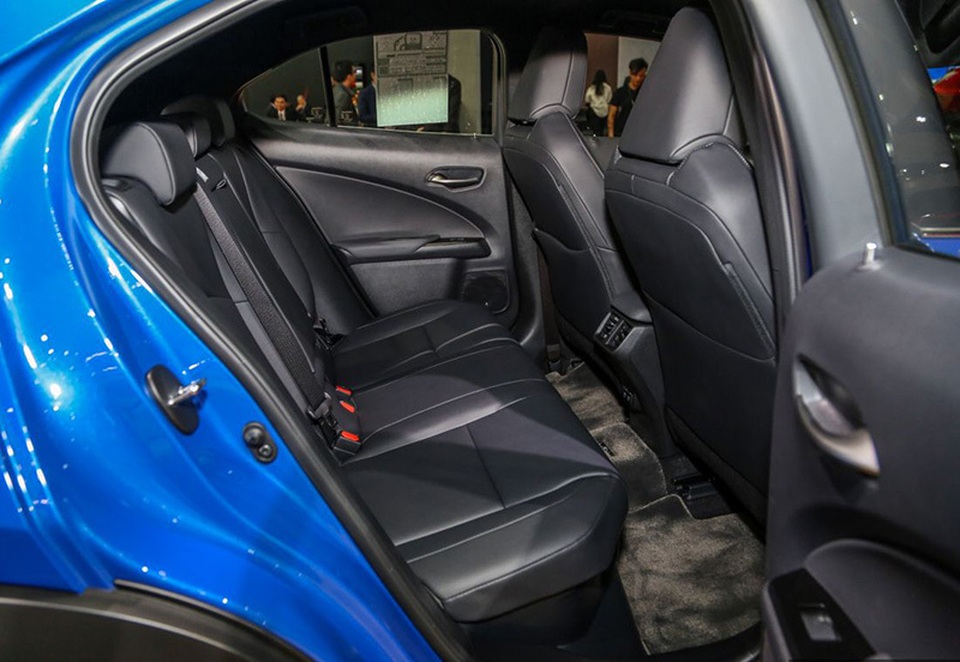Lexus UX ra mắt tại Thái Lan, giá từ 78.500 USD - 8 Lexus UX ra mắt tại Thái Lan, giá từ 78.500 USD - 8