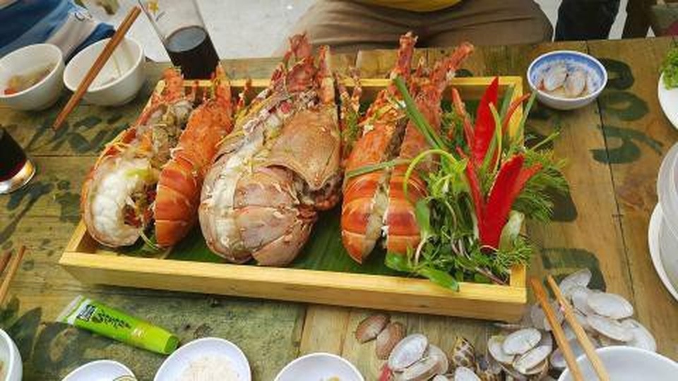 Tôm hùm Mỹ bay nửa vòng trái đất về Việt Nam được bán rẻ như gà, vịt - 4 Tôm hùm Mỹ bay nửa vòng trái đất về Việt Nam được bán rẻ như gà, vịt - 4