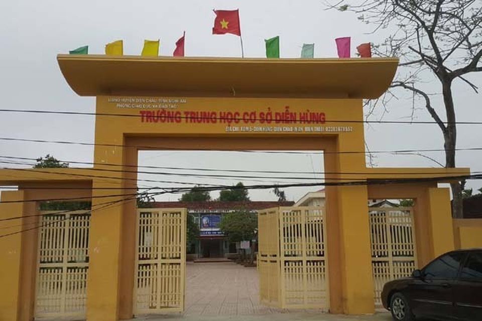 Vụ nữ sinh bị bắt quỳ, đánh hội đồng: Nhóm nữ sinh đánh bạn thừa nhận hành vi sai trái và xin lỗi - 2 Vụ nữ sinh bị bắt quỳ, đánh hội đồng: Nhóm nữ sinh đánh bạn thừa nhận hành vi sai trái và xin lỗi - 2