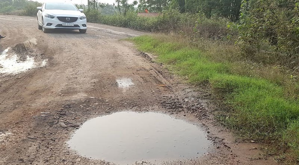Xử phạt trạm trộn bê tông cày nát mặt đê sau phản ánh của Báo Dân trí! - 2 Xử phạt trạm trộn bê tông cày nát mặt đê sau phản ánh của Báo Dân trí! - 2