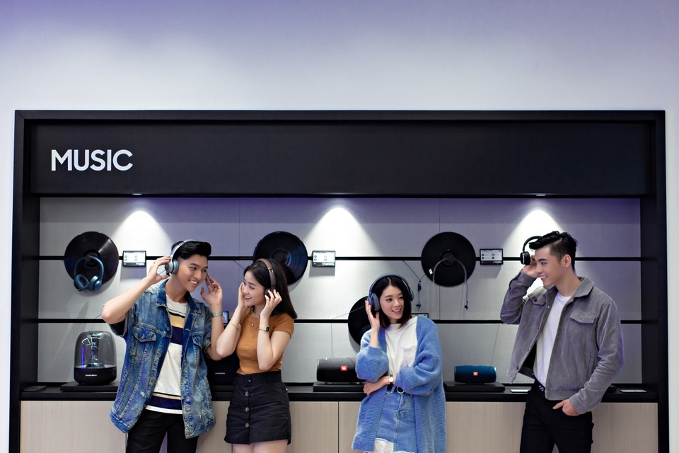 Check-in “bức tường xanh” sang chảnh bậc nhất Sài Gòn - 11