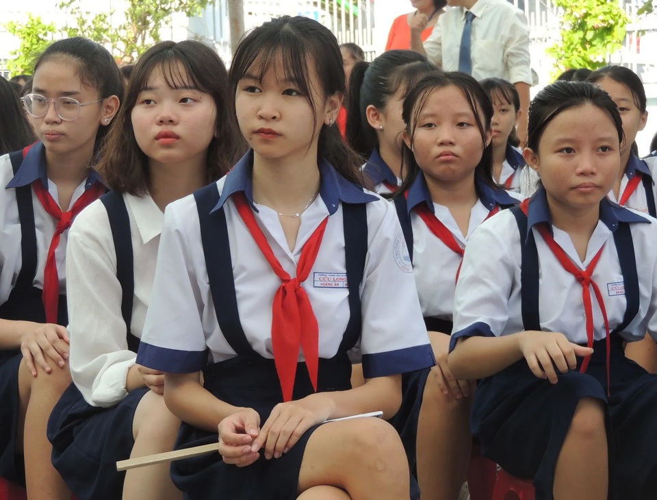 TPHCM: Khảo sát Ngoại ngữ toàn bộ học sinh lớp 9 - 1 TPHCM: Khảo sát Ngoại ngữ toàn bộ học sinh lớp 9 - 1