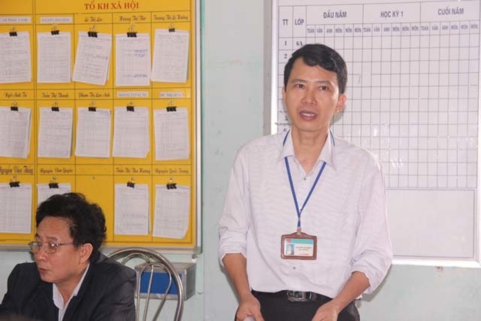 Vụ nữ sinh lớp 7 bị bắt quỳ, đánh hội đồng: Giám đốc Sở GDĐT xin nhận trách nhiệm - 2 Vụ nữ sinh lớp 7 bị bắt quỳ, đánh hội đồng: Giám đốc Sở GDĐT xin nhận trách nhiệm - 2