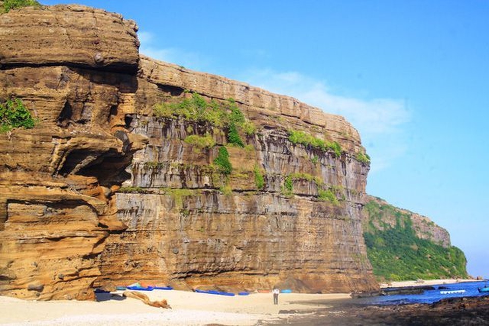 Quảng Ngãi: Đề nghị quy hoạch Lý Sơn thành khu du lịch quốc gia - 1